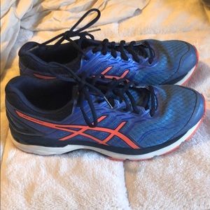 Women’s Asics GT-2000 Running Shoes